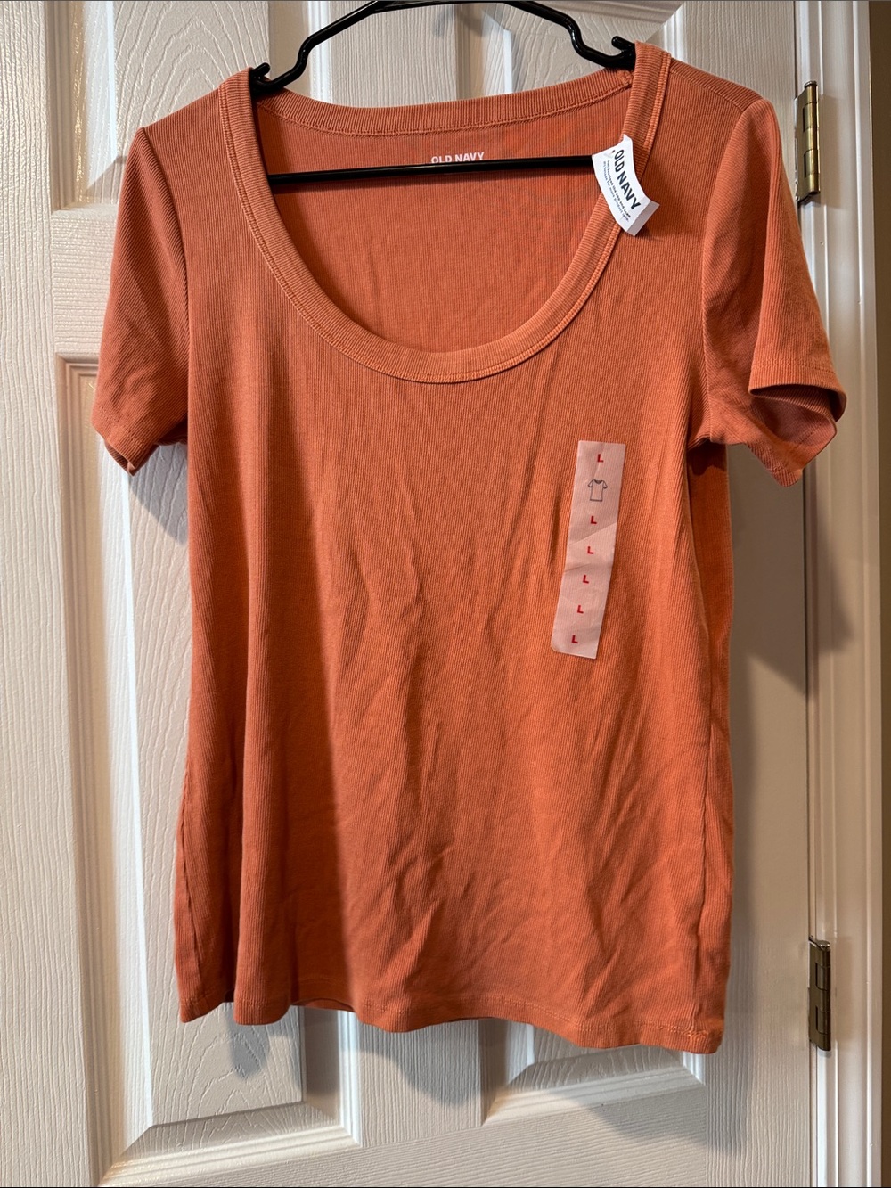 NWT Old Navy Women's Scoop Neck T-Shirt in Rust